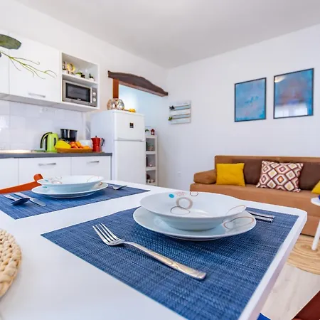 Masa Apartment