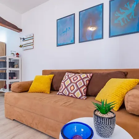 Masa Apartment