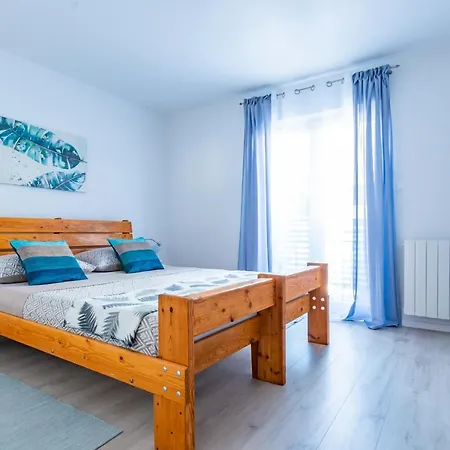 Masa Apartment